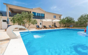 7 Bedroom Awesome Home In Polaca